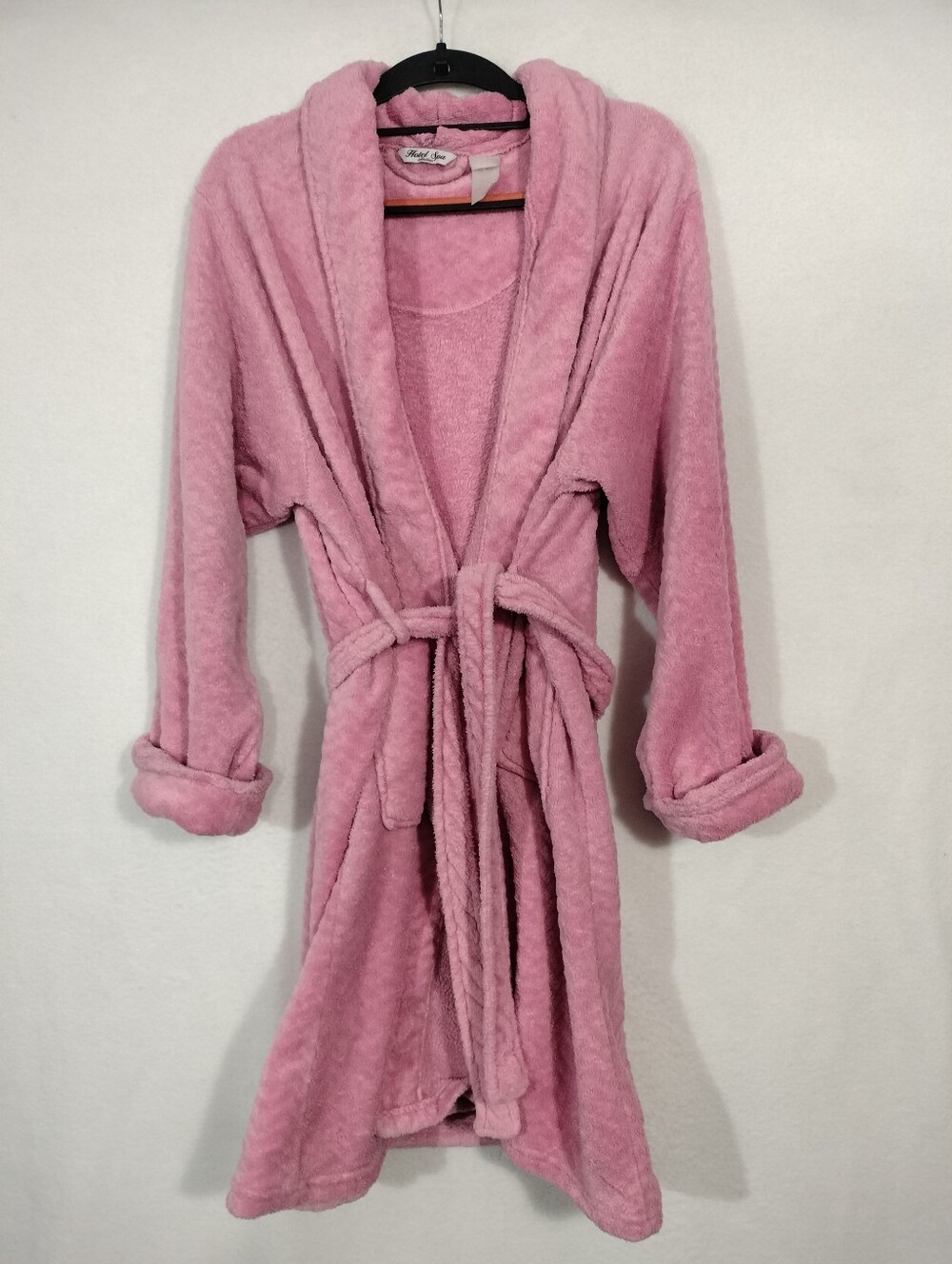 Cozy Pink Plush Robe – Women’s Soft Bathrobe